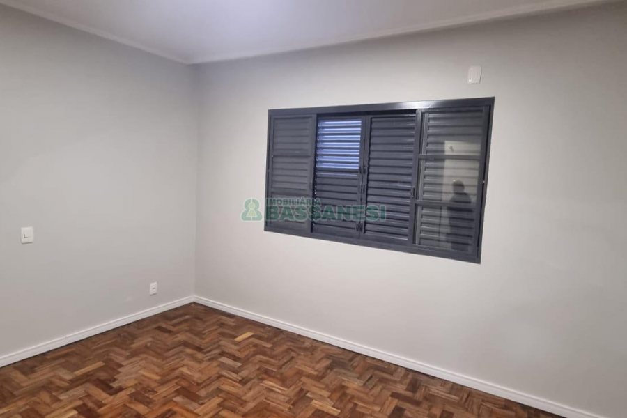 Casa com 200m², 4 dormitórios, 3 vagas, no bairro Nossa Senhora de Lourdes em Caxias do Sul para Comprar