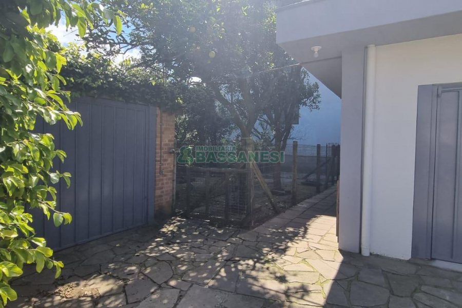 Casa com 200m², 4 dormitórios, 3 vagas, no bairro Nossa Senhora de Lourdes em Caxias do Sul para Comprar