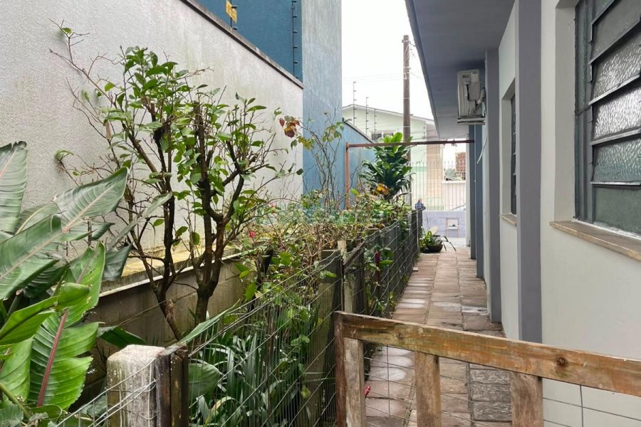 Casa com 200m², 4 dormitórios, 3 vagas, no bairro Nossa Senhora de Lourdes em Caxias do Sul para Comprar