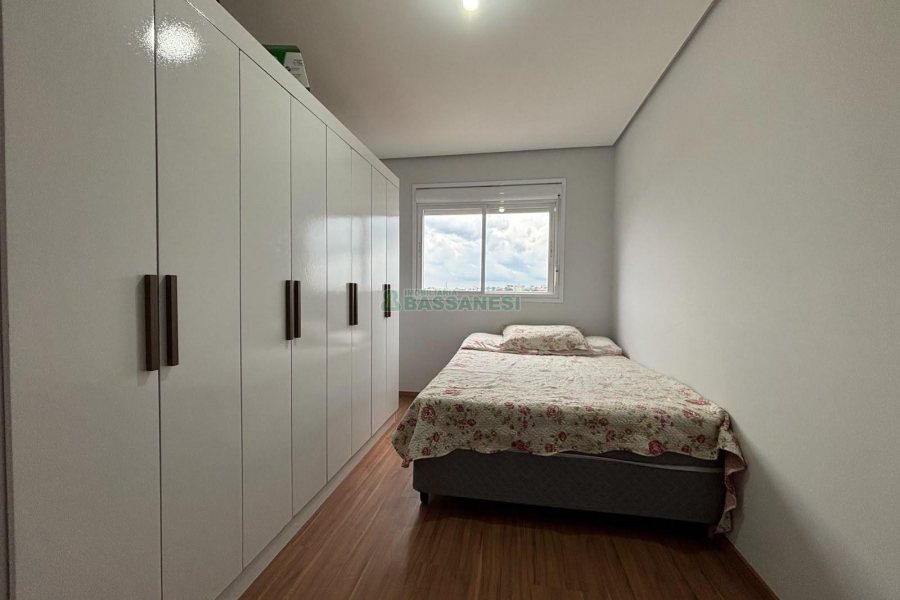 Apartamento com 62m², 2 dormitórios, 1 vaga, no bairro São Leopoldo em Caxias do Sul para Alugar