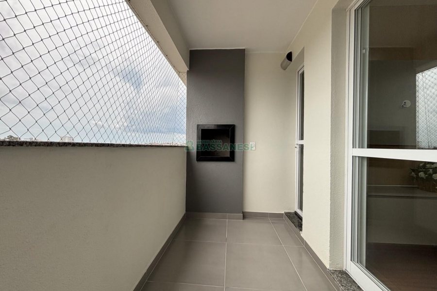 Apartamento com 62m², 2 dormitórios, 1 vaga, no bairro São Leopoldo em Caxias do Sul para Alugar
