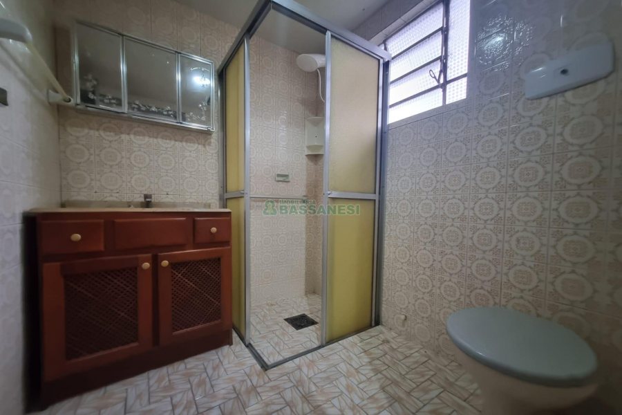 Casa com 120m², 3 dormitórios, 3 vagas, no bairro Rio Branco em Caxias do Sul para Alugar