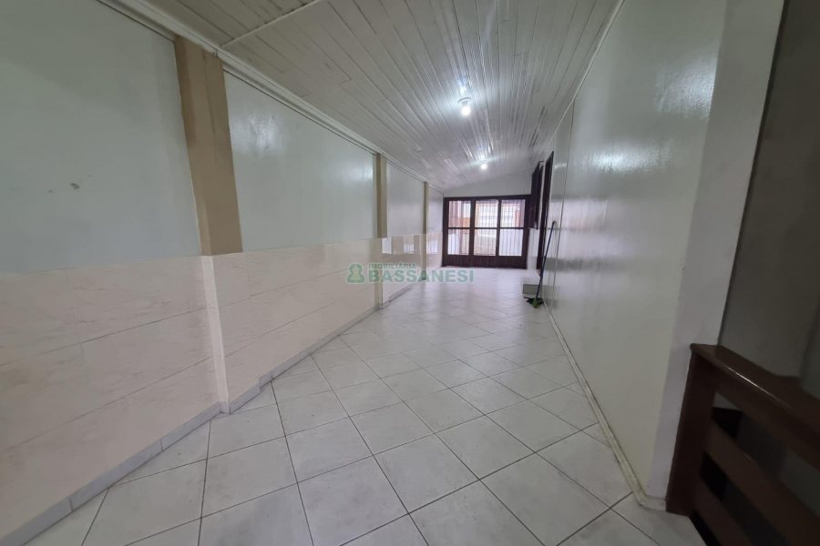 Casa com 120m², 3 dormitórios, 3 vagas, no bairro Rio Branco em Caxias do Sul para Alugar