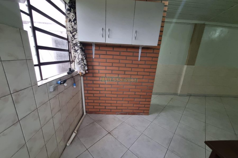 Casa com 120m², 3 dormitórios, 3 vagas, no bairro Rio Branco em Caxias do Sul para Alugar