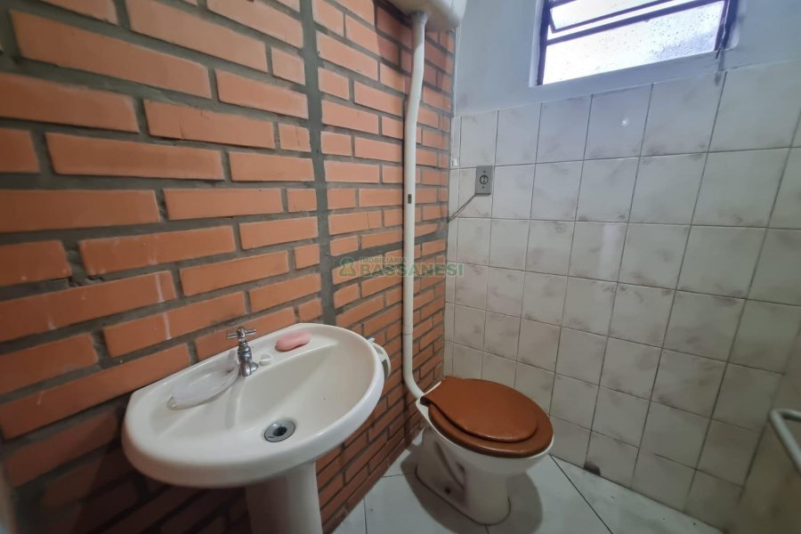 Casa com 120m², 3 dormitórios, 3 vagas, no bairro Rio Branco em Caxias do Sul para Alugar