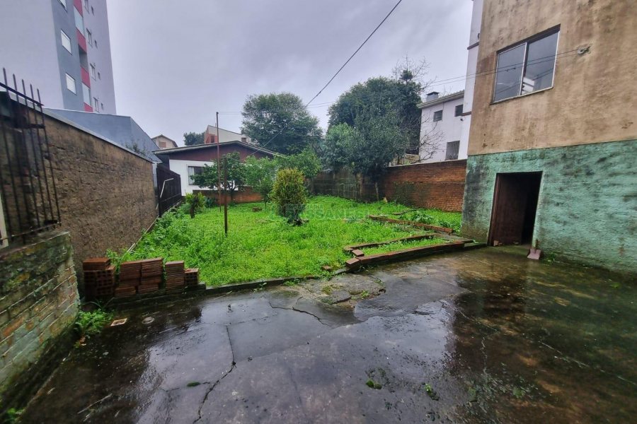 Casa com 120m², 3 dormitórios, 3 vagas, no bairro Rio Branco em Caxias do Sul para Alugar