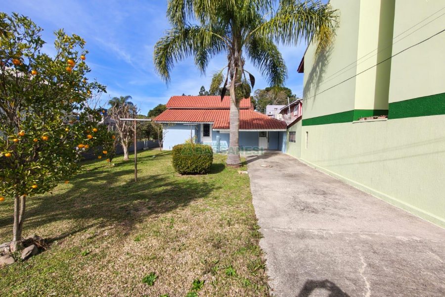 Casa com 142m², 1 dormitório, 1 vaga, no bairro Cidade Nova em Caxias do Sul para Comprar
