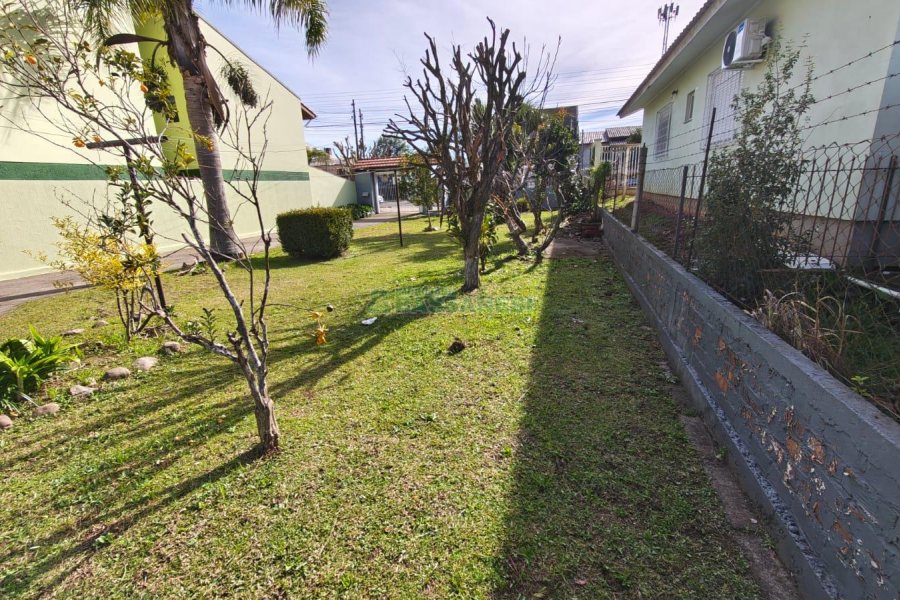 Casa com 142m², 1 dormitório, 1 vaga, no bairro Cidade Nova em Caxias do Sul para Comprar
