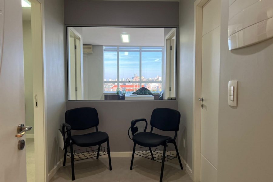 Sala com 60m², 1 vaga, no bairro Panazzolo em Caxias do Sul para Alugar