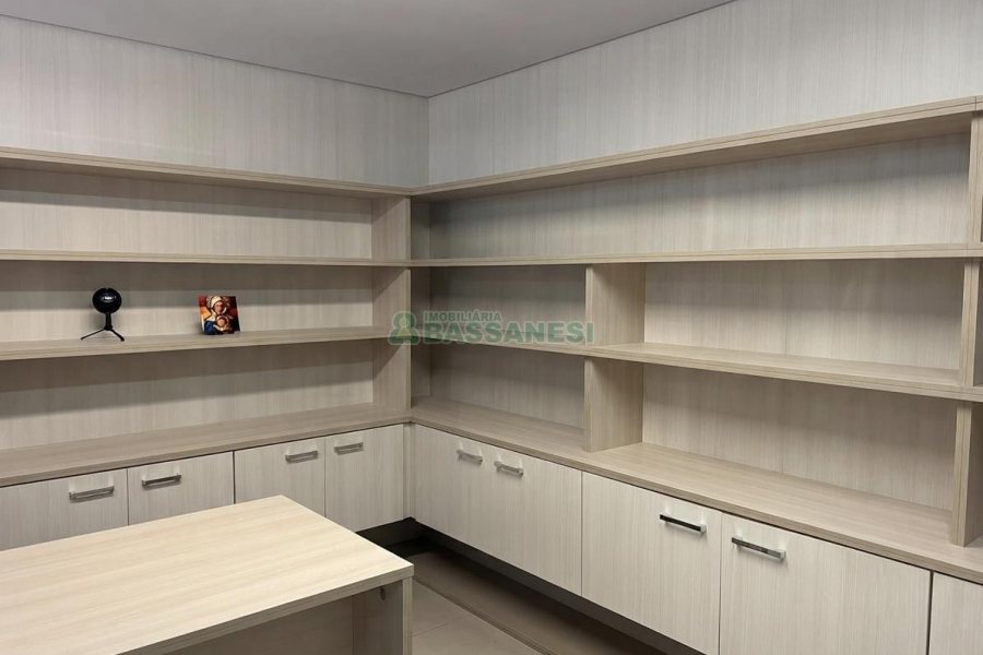 Sala com 60m², 1 vaga, no bairro Panazzolo em Caxias do Sul para Alugar