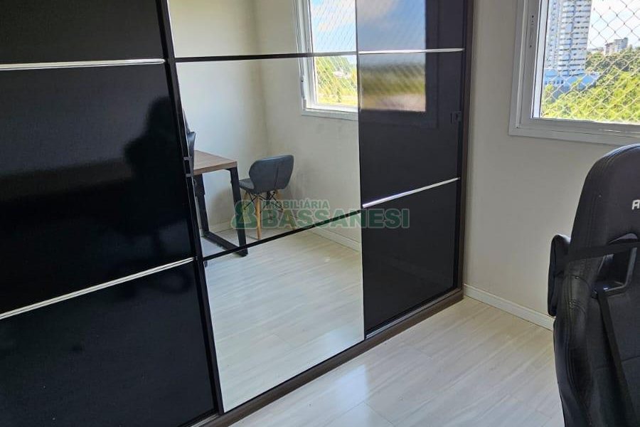 Apartamento com 72m², 2 dormitórios, 1 vaga, no bairro Sanvitto em Caxias do Sul para Comprar