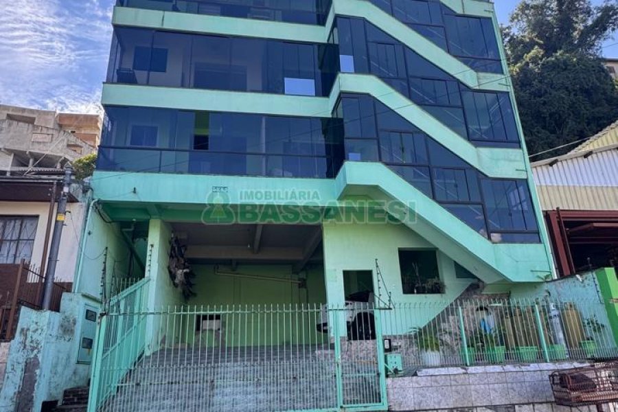 Apto Mobiliado com 250m², 3 dormitórios, 2 vagas, no bairro São José em Caxias do Sul para Alugar