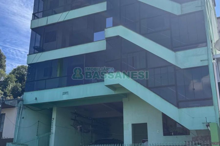 Apto Mobiliado com 250m², 3 dormitórios, 2 vagas, no bairro São José em Caxias do Sul para Alugar