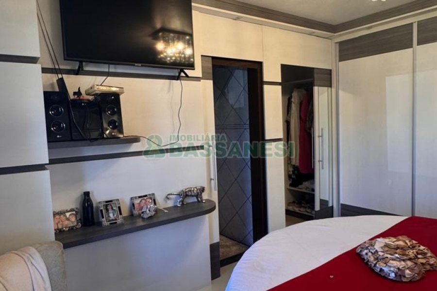 Apto Mobiliado com 250m², 3 dormitórios, 2 vagas, no bairro São José em Caxias do Sul para Alugar