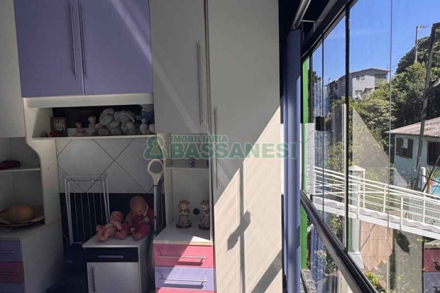 Apto Mobiliado com 250m², 3 dormitórios, 2 vagas, no bairro São José em Caxias do Sul para Alugar