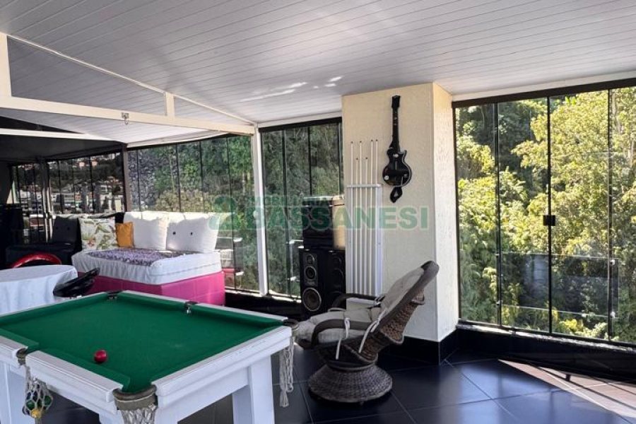 Apto Mobiliado com 250m², 3 dormitórios, 2 vagas, no bairro São José em Caxias do Sul para Alugar
