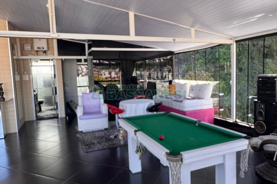 Apto Mobiliado com 250m², 3 dormitórios, 2 vagas, no bairro São José em Caxias do Sul para Alugar