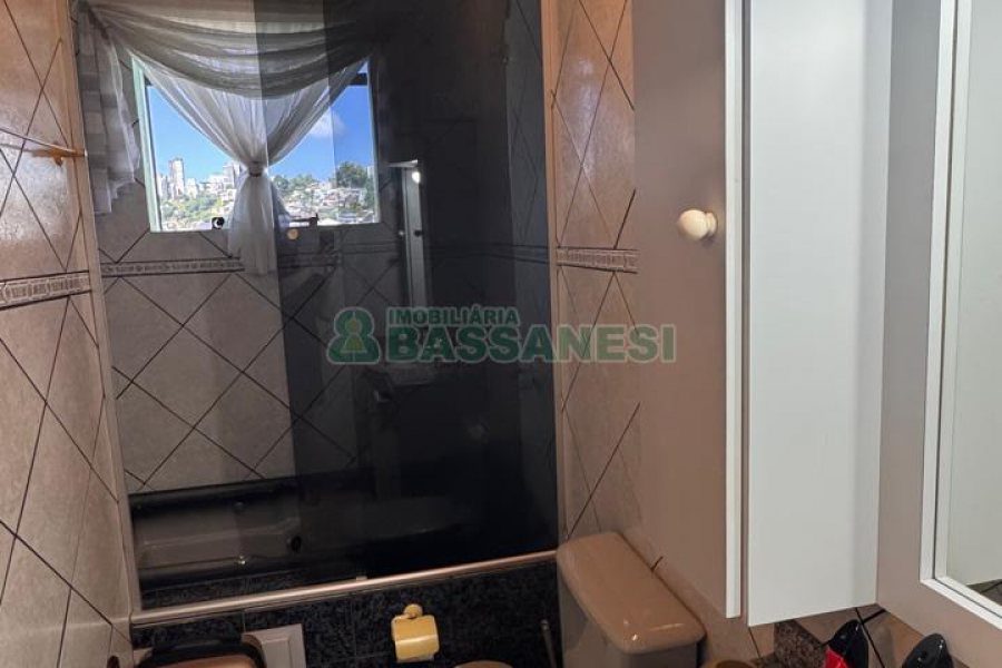 Apto Mobiliado com 250m², 3 dormitórios, 2 vagas, no bairro São José em Caxias do Sul para Alugar