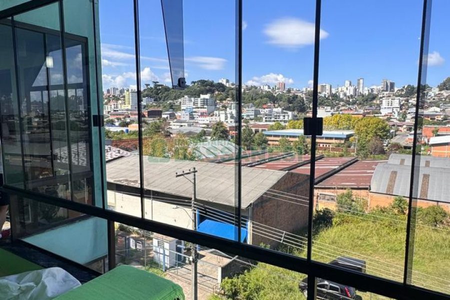 Apto Mobiliado com 250m², 3 dormitórios, 2 vagas, no bairro São José em Caxias do Sul para Alugar