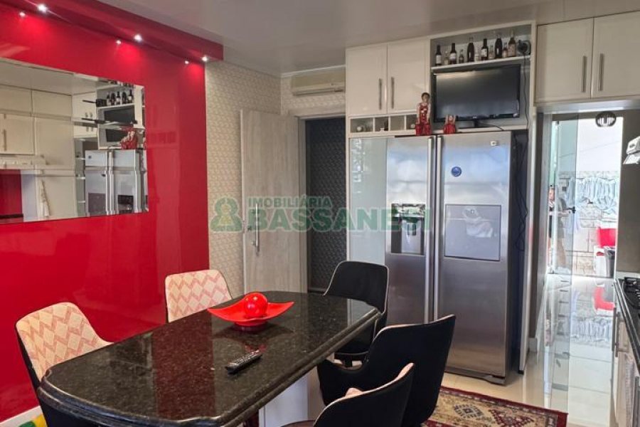Apto Mobiliado com 250m², 3 dormitórios, 2 vagas, no bairro São José em Caxias do Sul para Alugar