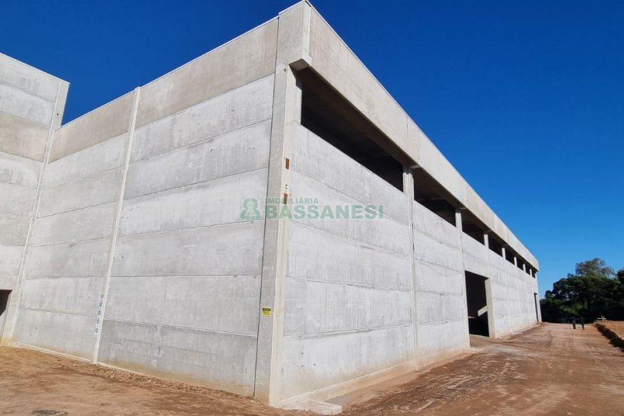Pavilhão com 5000m², no bairro Forqueta em Caxias do Sul para Alugar