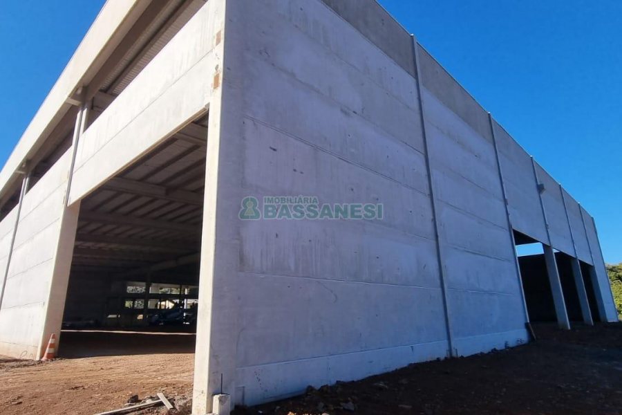 Pavilhão com 5000m², no bairro Forqueta em Caxias do Sul para Alugar