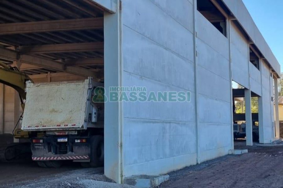 Pavilhão com 5000m², no bairro Forqueta em Caxias do Sul para Alugar