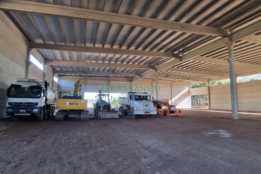 Pavilhão com 5000m², no bairro Forqueta em Caxias do Sul para Alugar