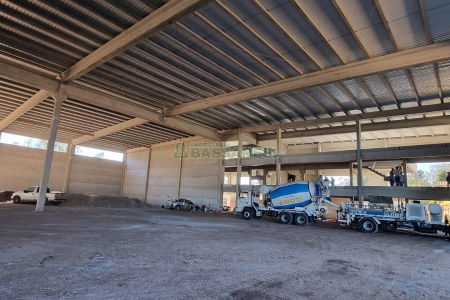 Pavilhão com 5000m², no bairro Forqueta em Caxias do Sul para Alugar