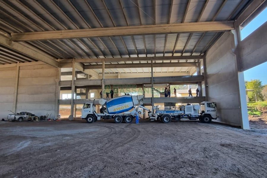 Pavilhão com 5000m², no bairro Forqueta em Caxias do Sul para Alugar