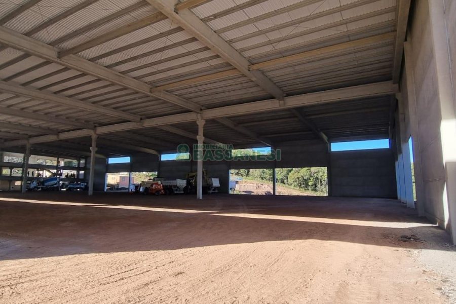 Pavilhão com 5000m², no bairro Forqueta em Caxias do Sul para Alugar