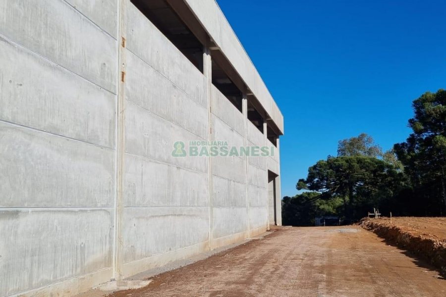 Pavilhão com 5000m², no bairro Forqueta em Caxias do Sul para Alugar