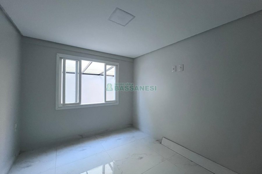 Casa com 80m², 2 dormitórios, no bairro Rio Branco em Caxias do Sul para Alugar