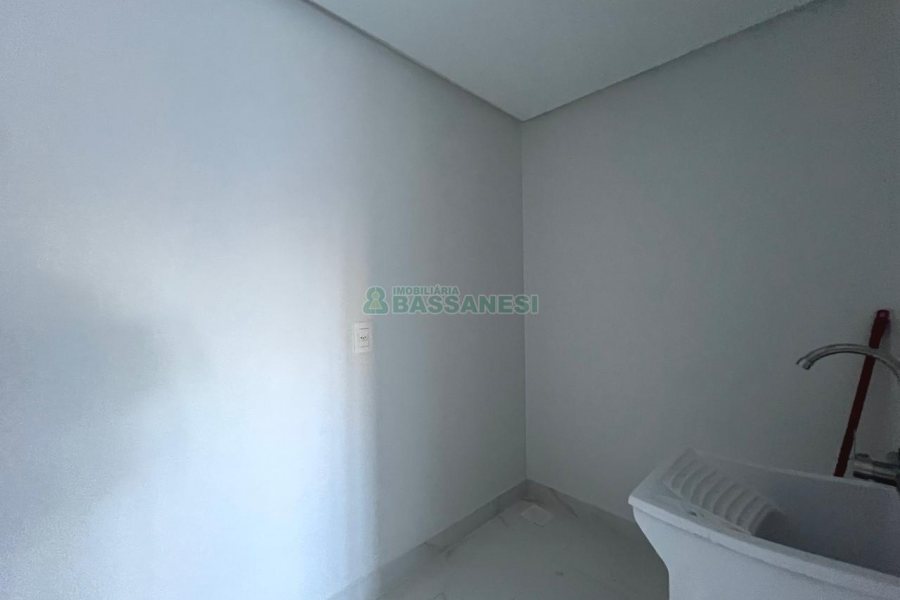 Casa com 80m², 2 dormitórios, no bairro Rio Branco em Caxias do Sul para Alugar