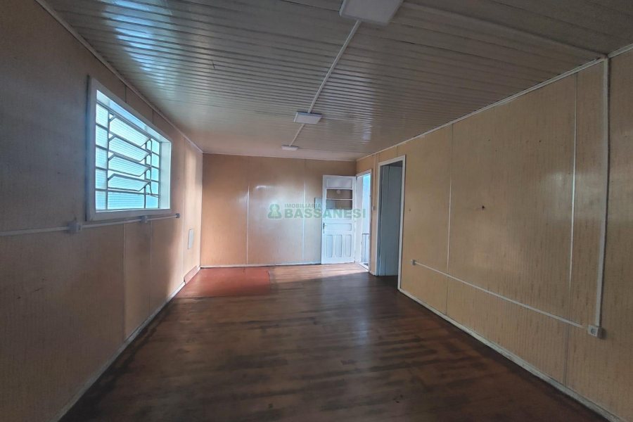 Casa com 120m², 5 dormitórios, 1 vaga, no bairro Rio Branco em Caxias do Sul para Alugar