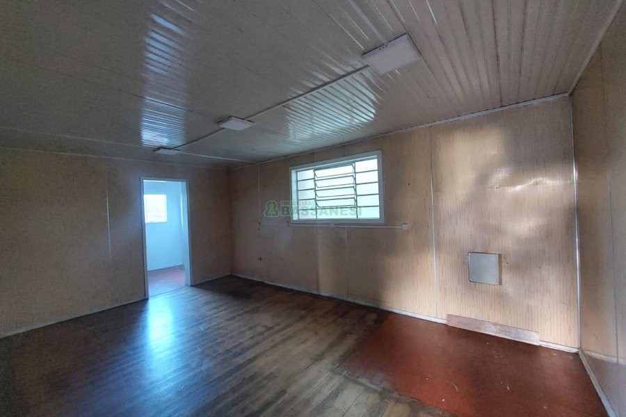 Casa com 120m², 5 dormitórios, 1 vaga, no bairro Rio Branco em Caxias do Sul para Alugar
