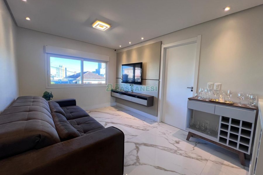 Casa com 100m², 2 dormitórios, 1 vaga, no bairro Rio Branco em Caxias do Sul para Alugar