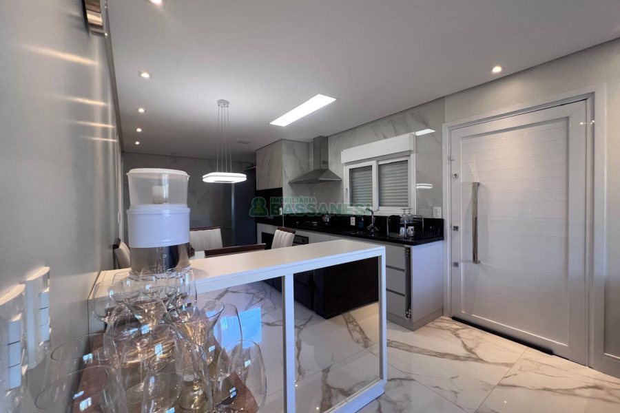 Casa com 100m², 2 dormitórios, 1 vaga, no bairro Rio Branco em Caxias do Sul para Alugar