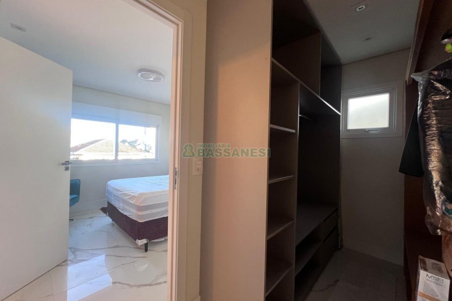 Casa com 100m², 2 dormitórios, 1 vaga, no bairro Rio Branco em Caxias do Sul para Alugar