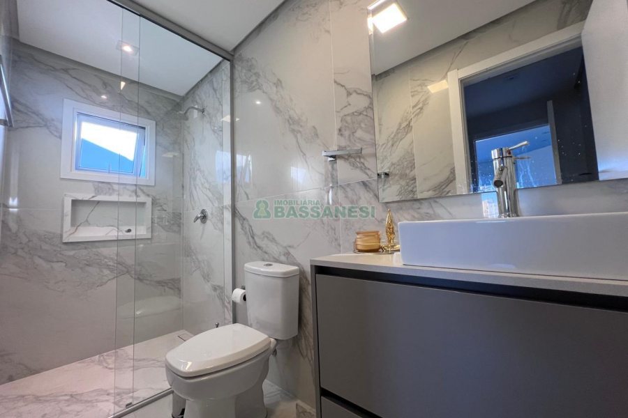 Casa com 100m², 2 dormitórios, 1 vaga, no bairro Rio Branco em Caxias do Sul para Alugar
