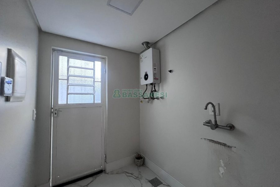 Casa com 100m², 2 dormitórios, 1 vaga, no bairro Rio Branco em Caxias do Sul para Alugar