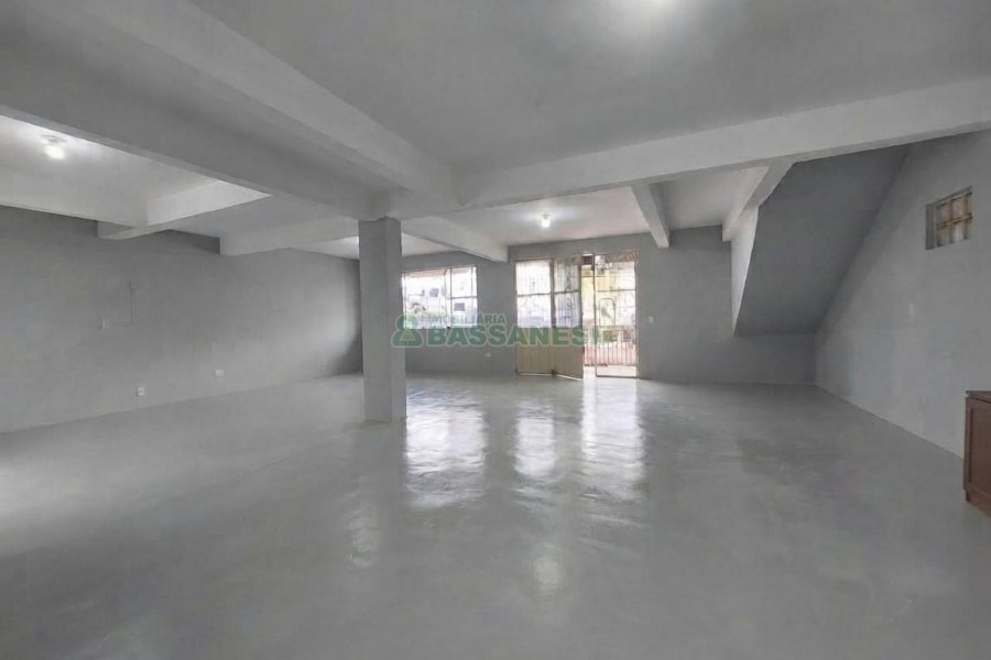 Loja com 100m², no bairro Kayser em Caxias do Sul para Alugar