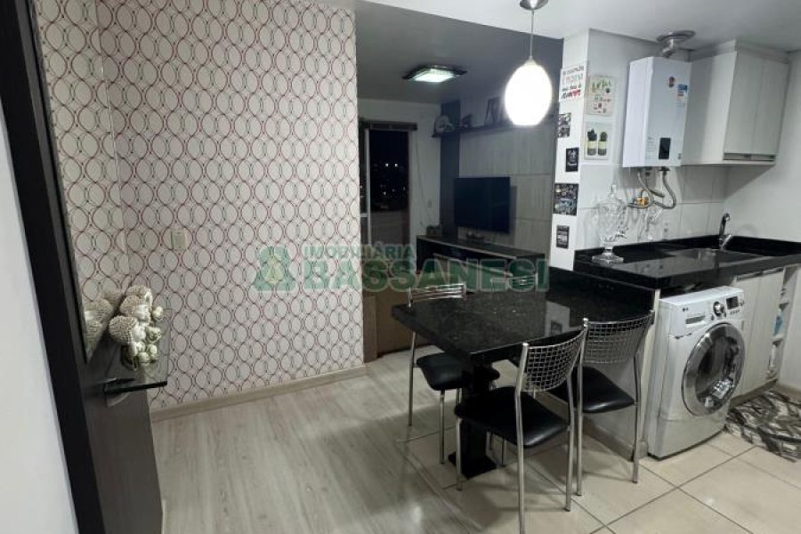 Apartamento com 50m², 2 dormitórios, 1 vaga, no bairro Kayser em Caxias do Sul para Alugar