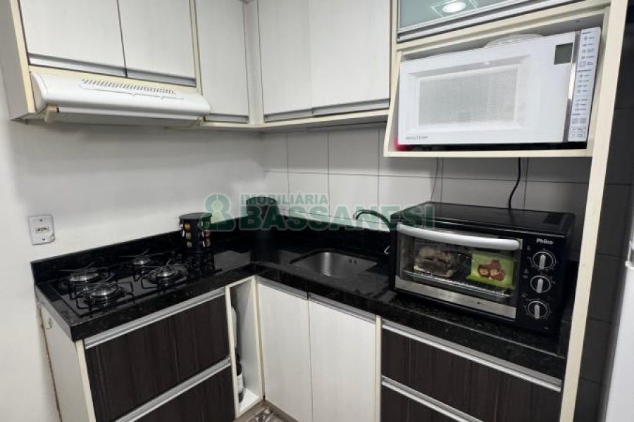 Apartamento com 50m², 2 dormitórios, 1 vaga, no bairro Kayser em Caxias do Sul para Alugar