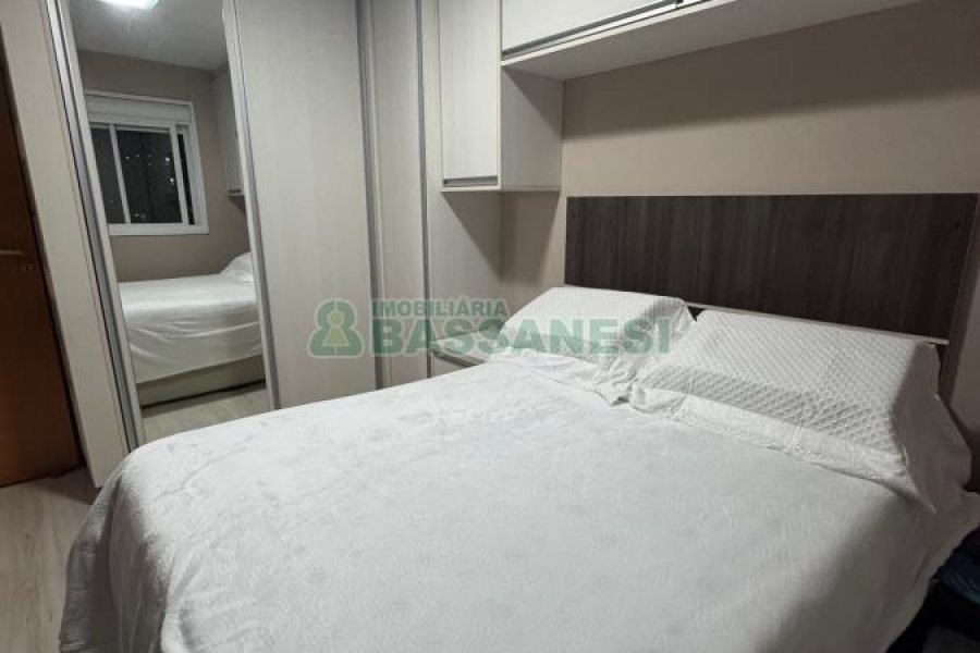 Apartamento com 50m², 2 dormitórios, 1 vaga, no bairro Kayser em Caxias do Sul para Alugar