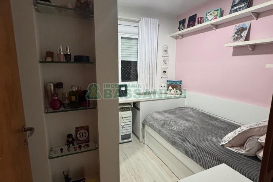 Apartamento com 50m², 2 dormitórios, 1 vaga, no bairro Kayser em Caxias do Sul para Alugar