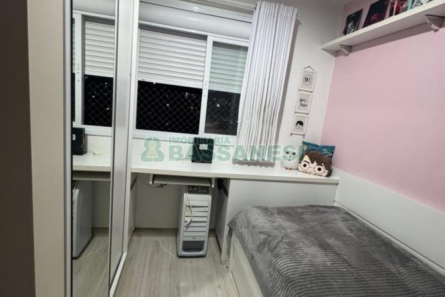 Apartamento com 50m², 2 dormitórios, 1 vaga, no bairro Kayser em Caxias do Sul para Alugar