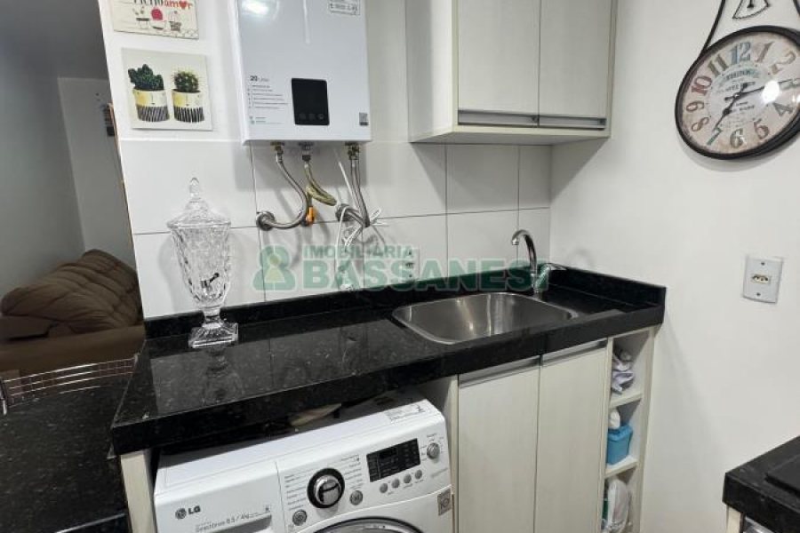 Apartamento com 50m², 2 dormitórios, 1 vaga, no bairro Kayser em Caxias do Sul para Alugar