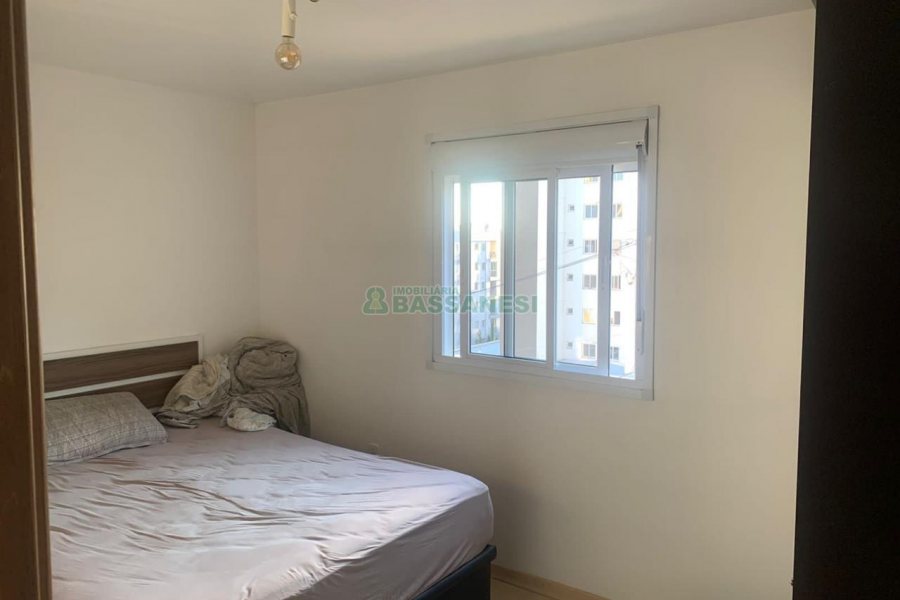 Apartamento com 54m², 2 dormitórios, 1 vaga, no bairro Vinhedos em Caxias do Sul para Comprar