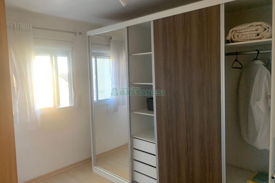 Apartamento com 54m², 2 dormitórios, 1 vaga, no bairro Vinhedos em Caxias do Sul para Comprar